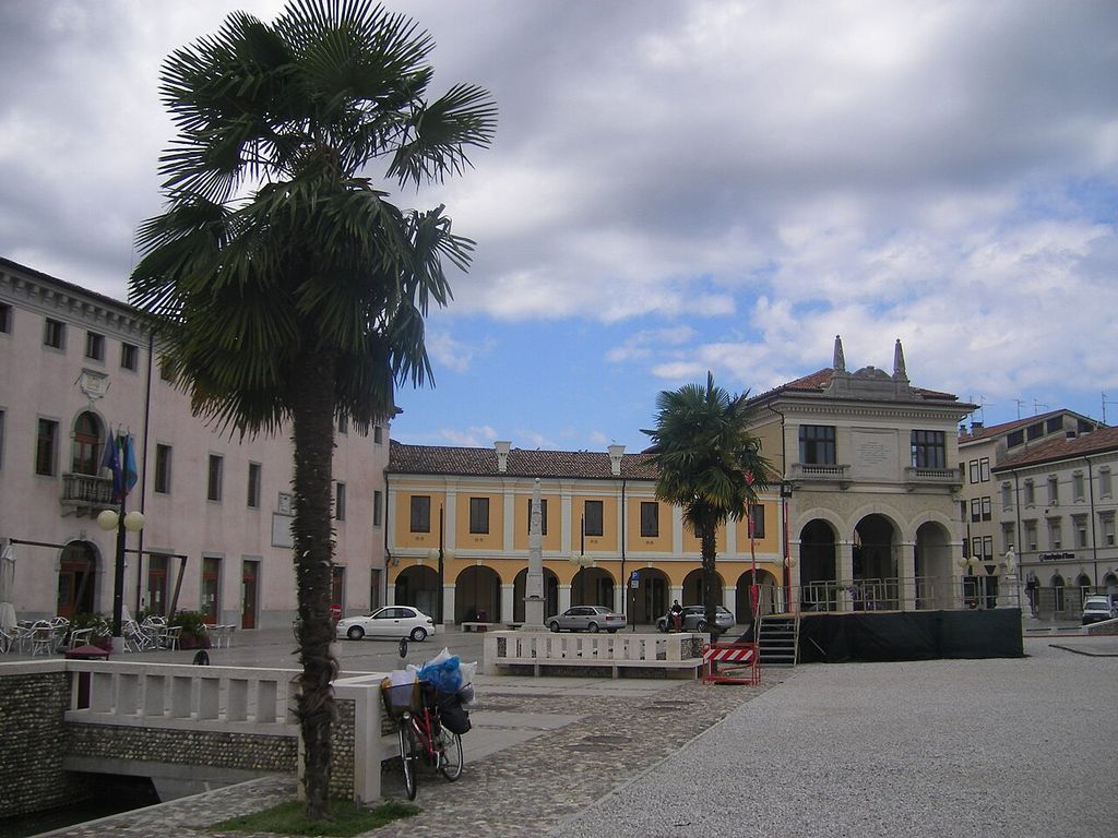 Loggia della Gran Guardia (Palmanova) 12, showing italian Renaissance loggia.