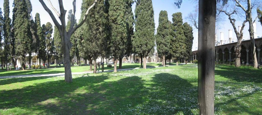 Second courtyard of Topkapı Palace.