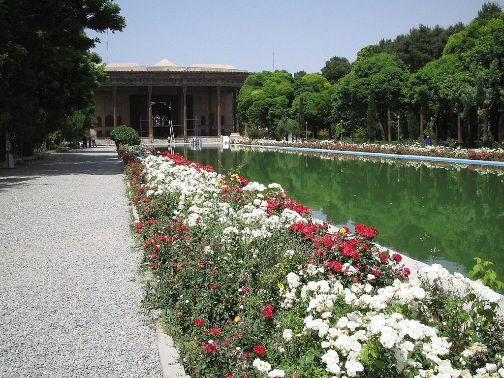 Chehel sotoun esfahan, an architectural view.
