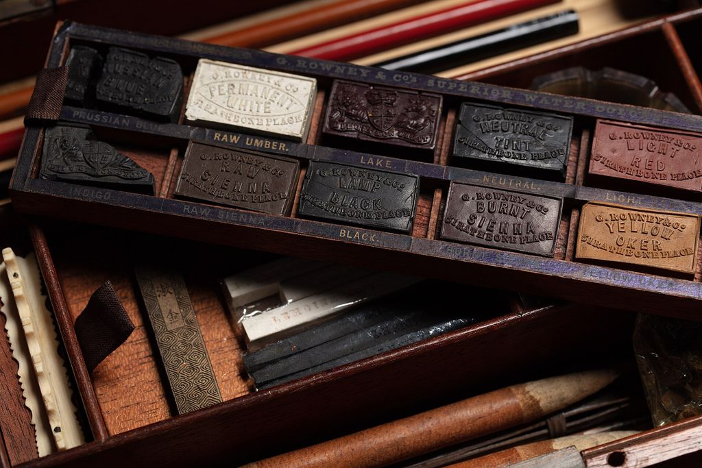 Photograph of Historic artist’s paint box and pigments.