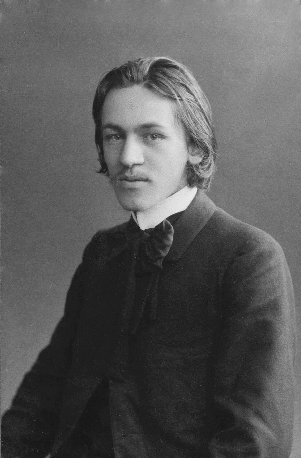 Historic portrait: Blaise Cendrars around 1907.